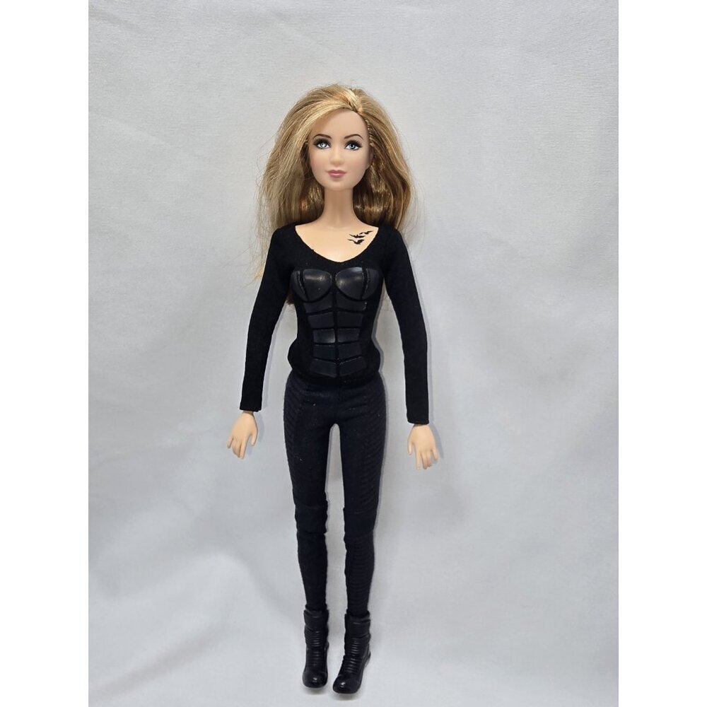 Barbie Collector Black Label DIVERGENT Movie TRIS Doll 2013 with Clothes Shoes